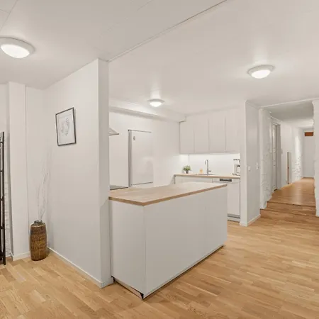 Apartmán Center Train Station